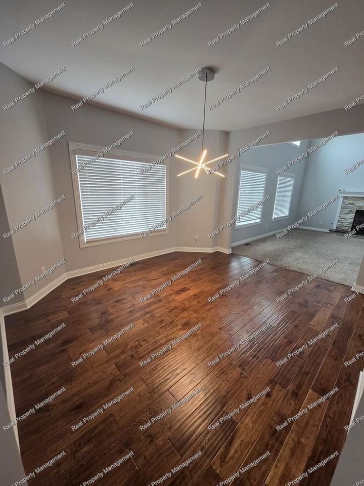 9763 Garden Way - Photo 7 of 28