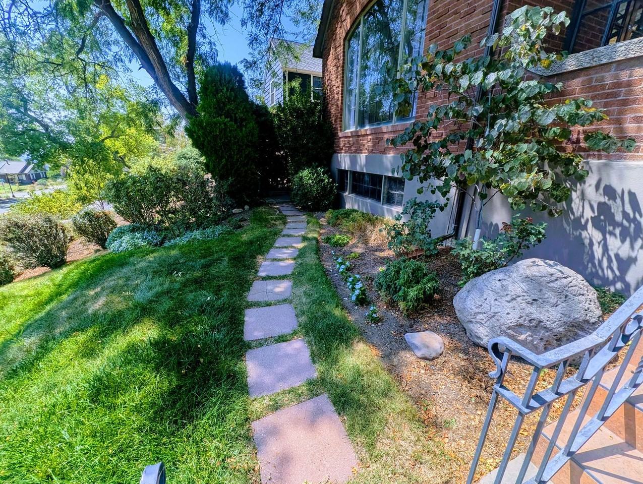 527 E 11th Ave - Photo 3 of 50
