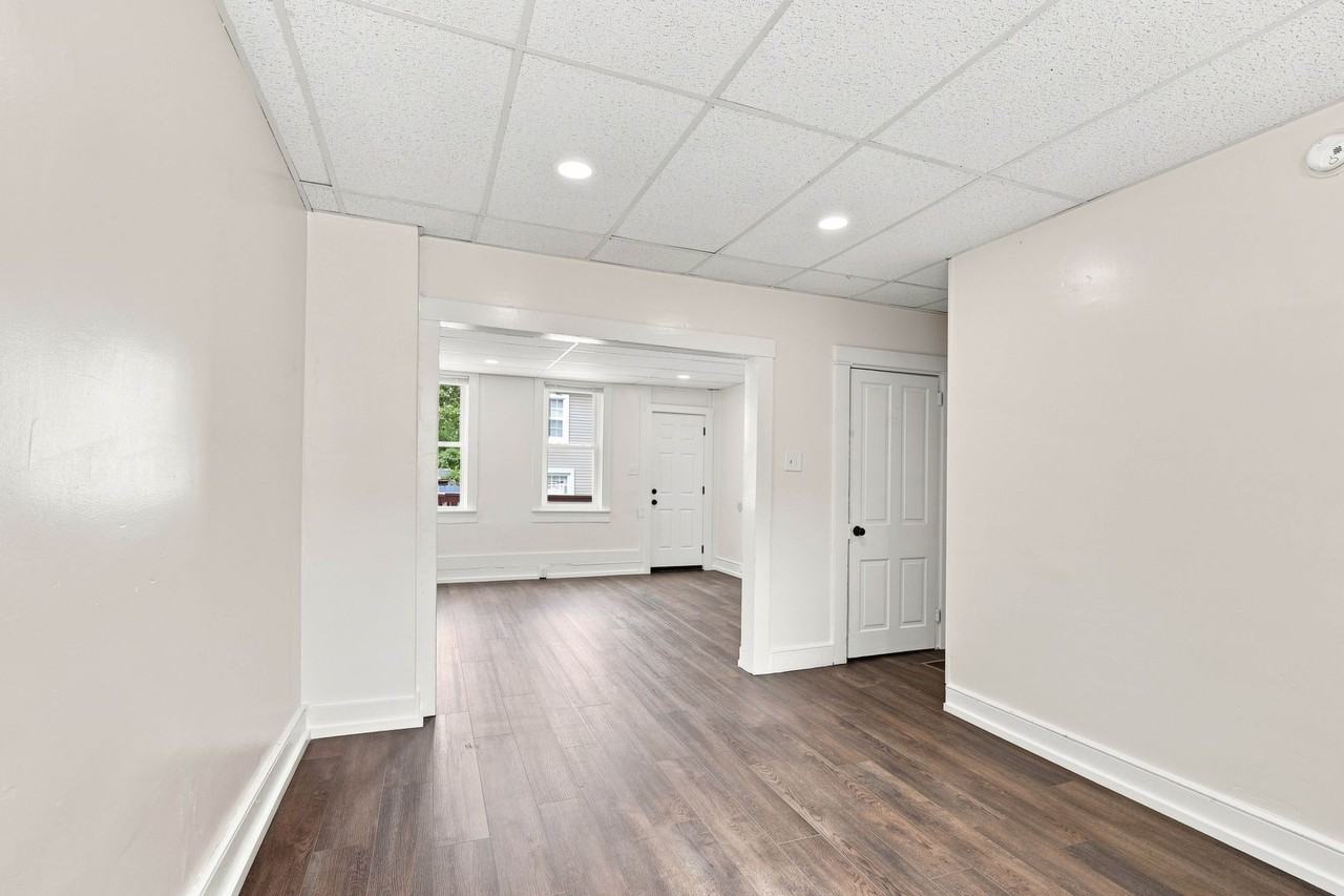 405 Beaver St - Photo 4 of 43