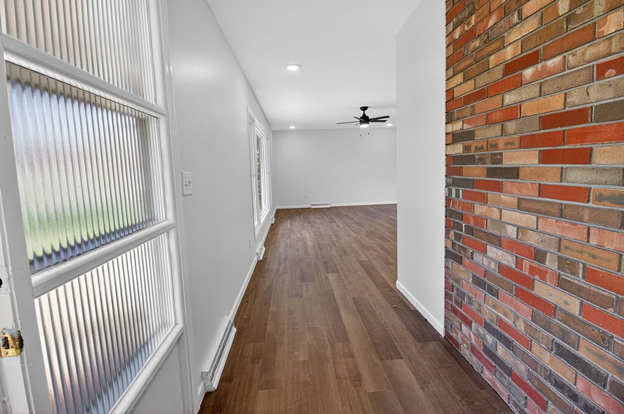 1022 Queen Ann Dr - Photo 5 of 50