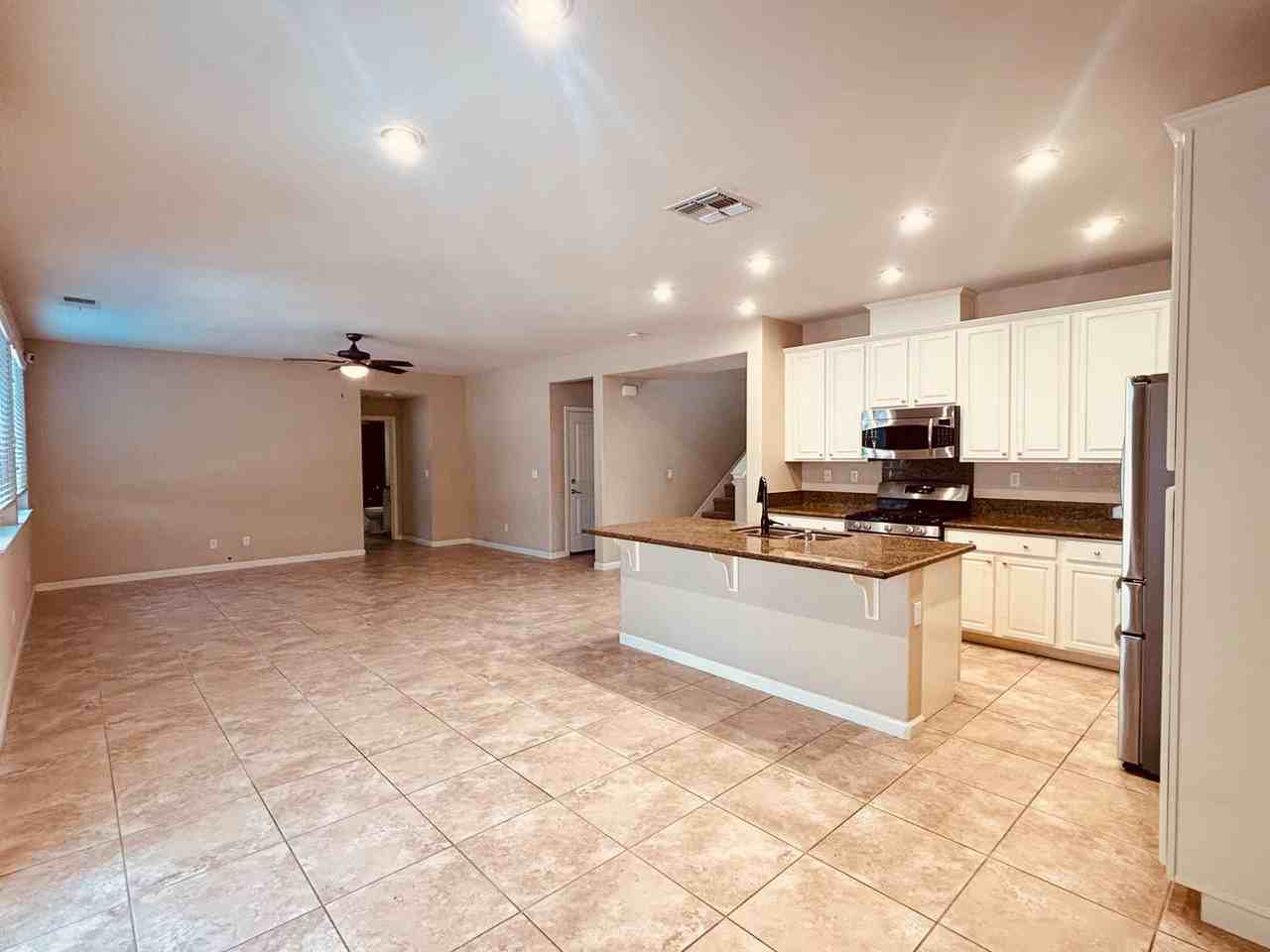 12011 Country Garden Dr - Photo 3 of 27