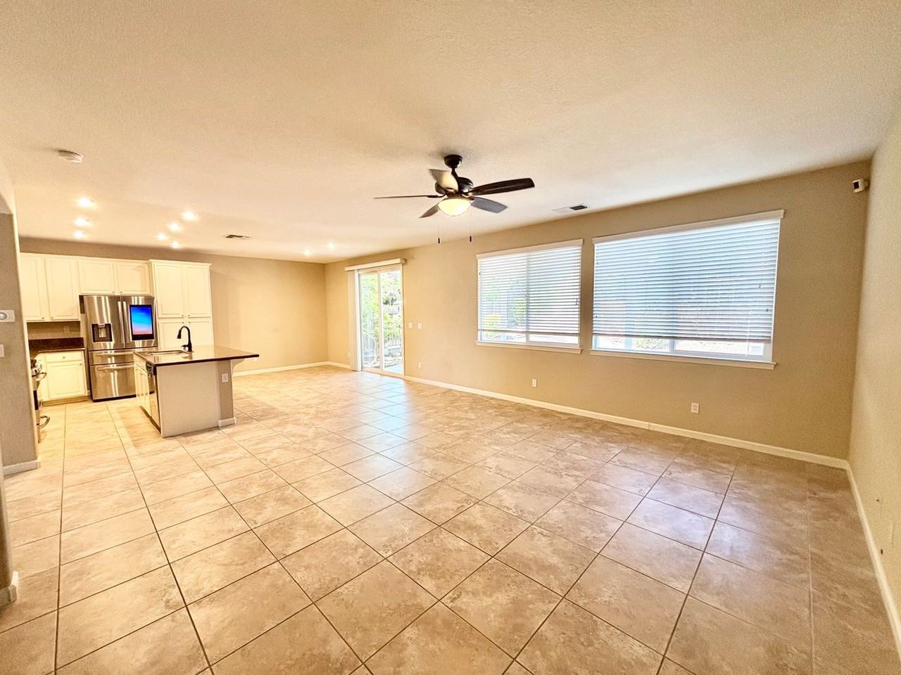 12011 Country Garden Dr - Photo 5 of 27