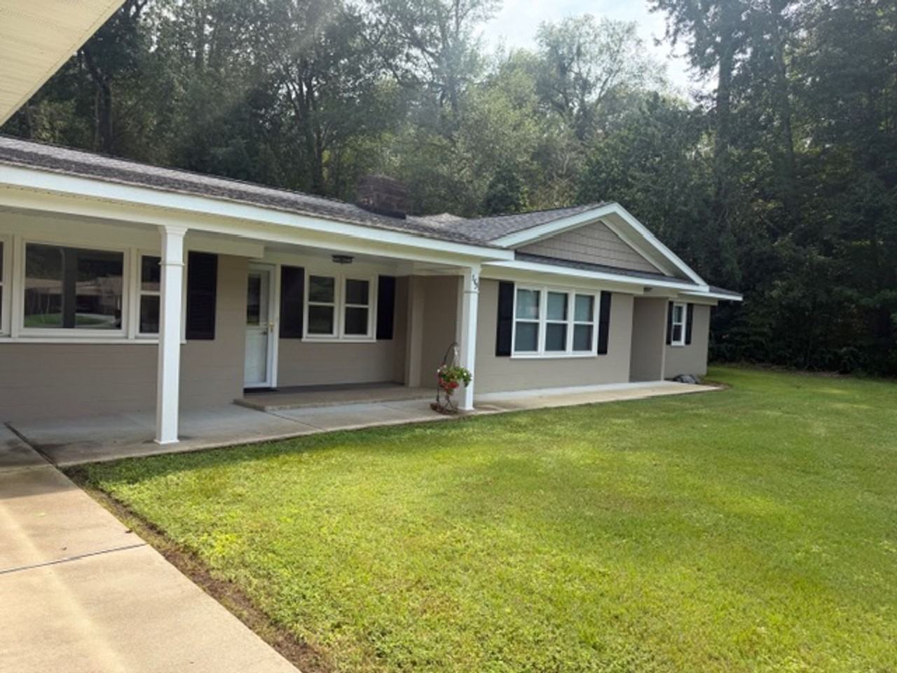 549 Forest Rd - Photo 4 of 47
