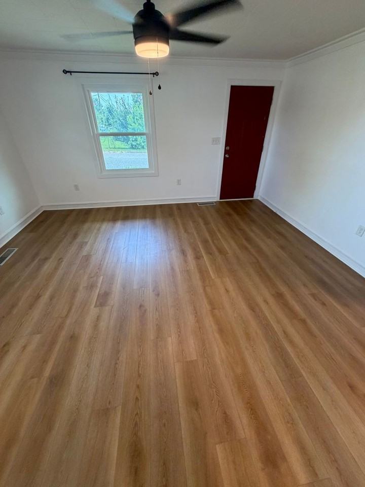 501 E Watts St - Photo 2 of 15