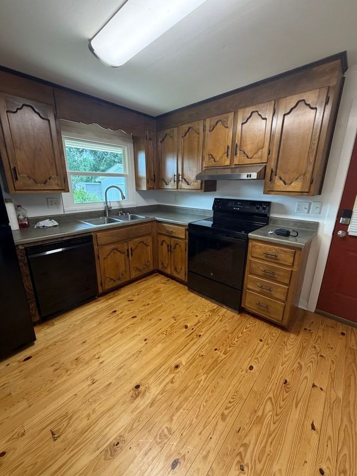 501 E Watts St - Photo 4 of 15