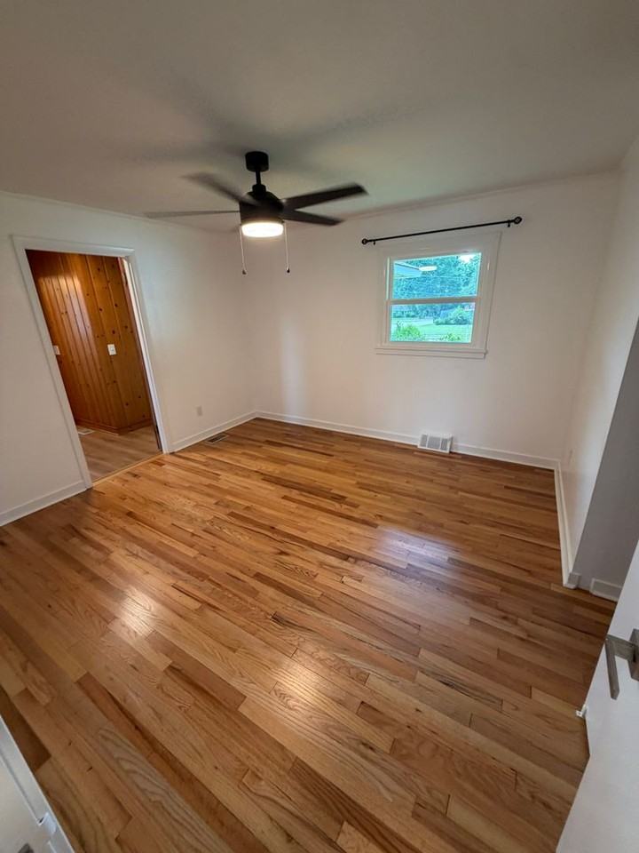 501 E Watts St - Photo 6 of 15