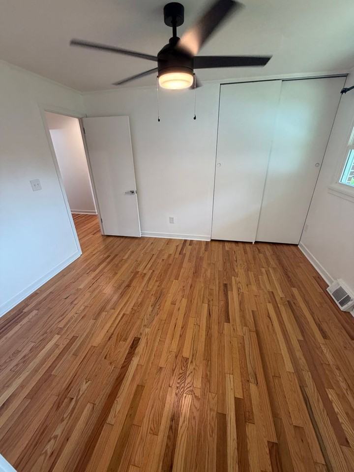 501 E Watts St - Photo 7 of 15