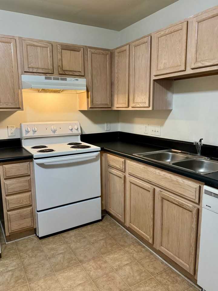 41 Red Ln - Photo 4 of 7