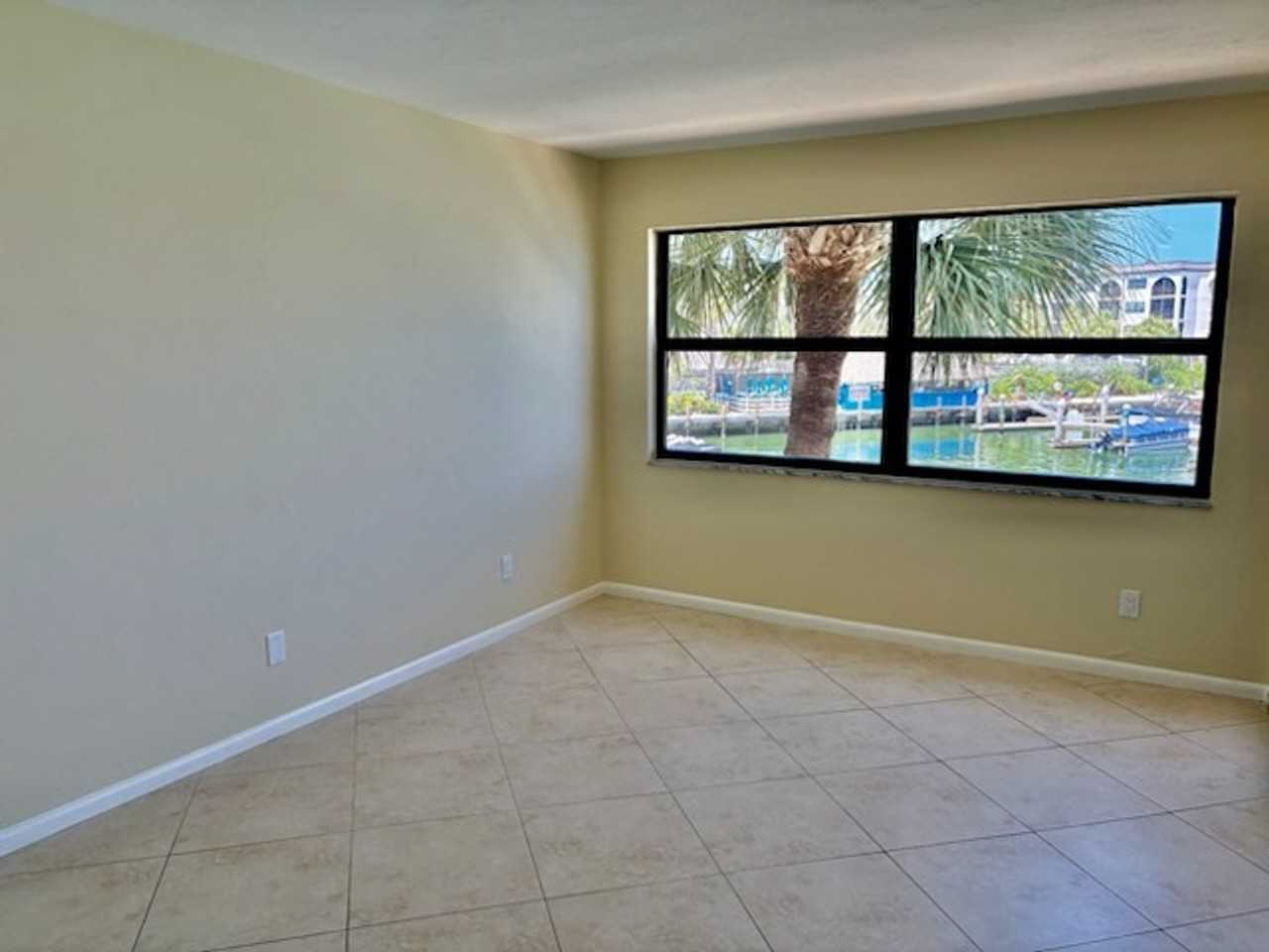 1031 Anglers Cv #306 - Photo 7 of 10
