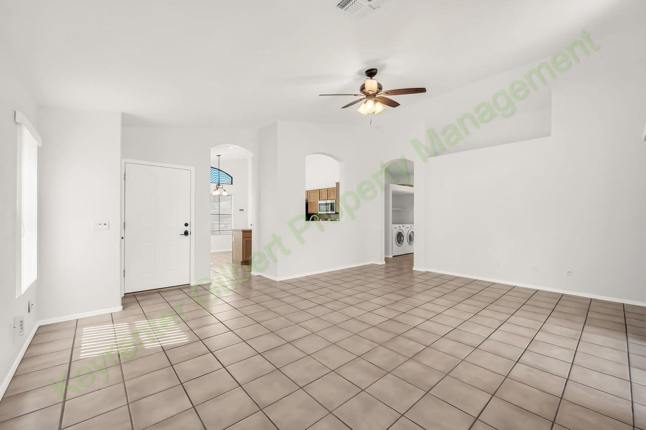 1284 W Kingbird Dr - Photo 7 of 36
