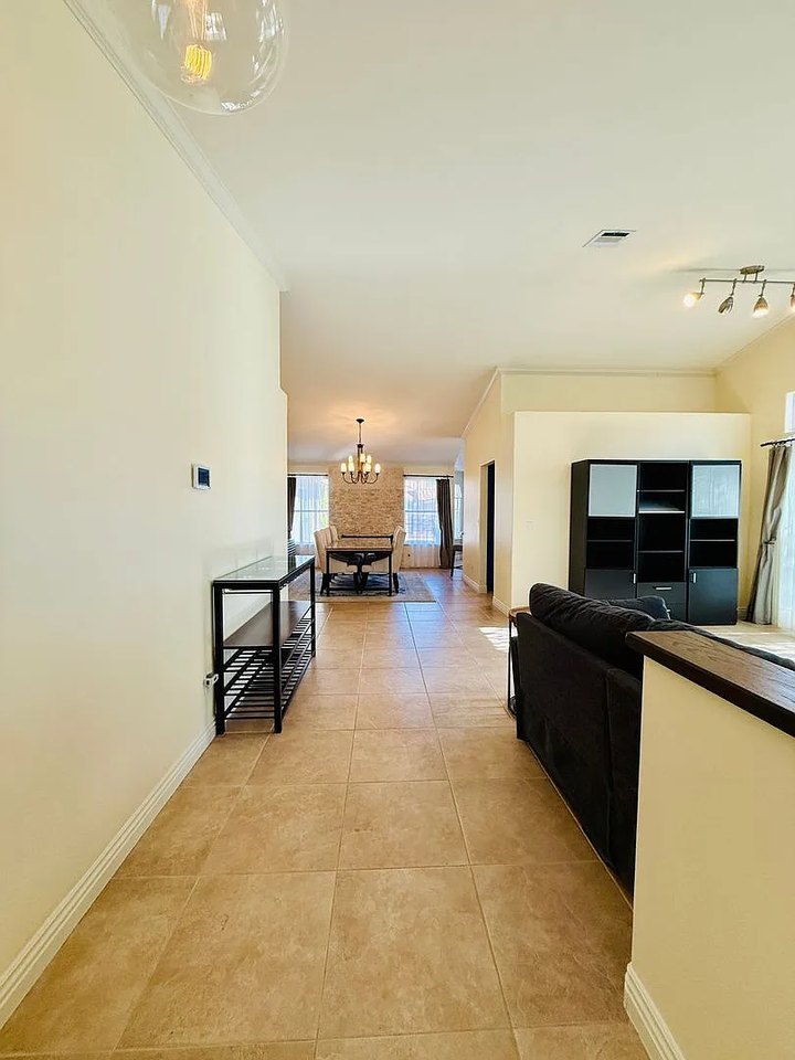 8512 Arch Bay Ln - Photo 4 of 41