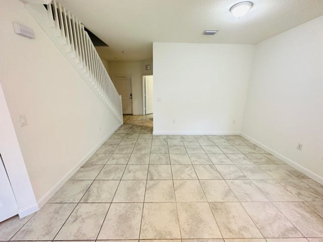 346 Ne 208th Ter - Photo 3 of 11