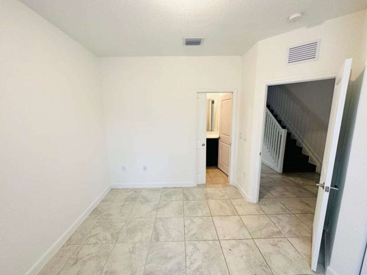 346 Ne 208th Ter - Photo 6 of 11