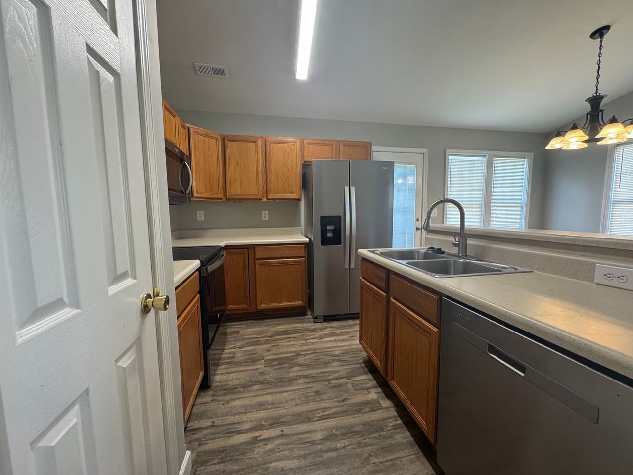124 Crestwood Dr - Photo 5 of 15