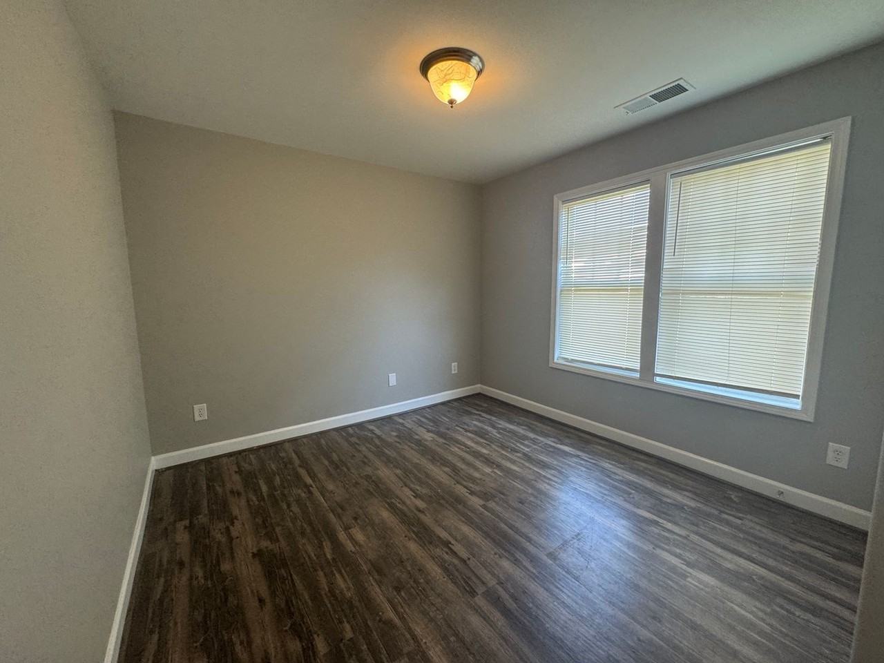124 Crestwood Dr - Photo 6 of 15