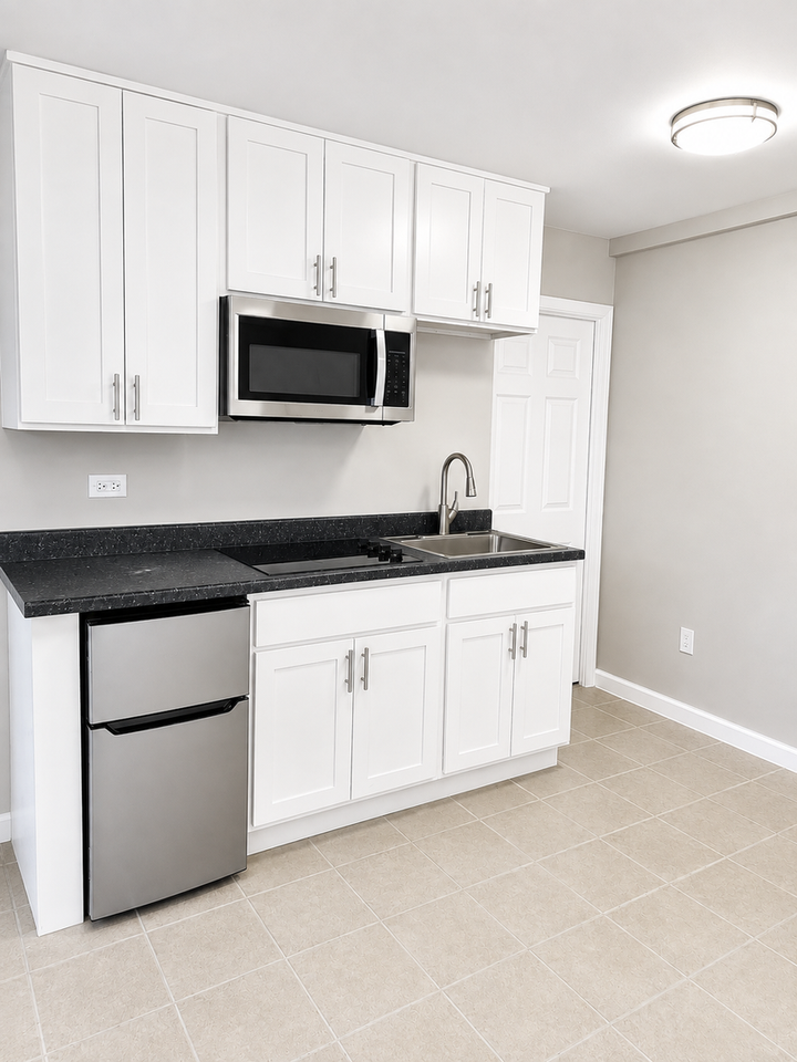711 S Milwaukee Ave #100