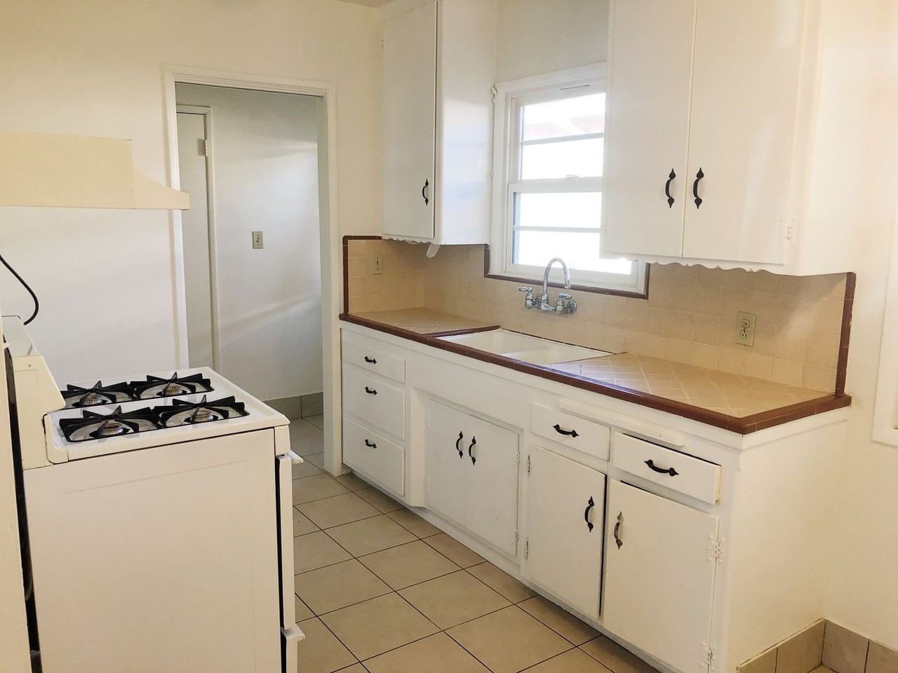 5881 Fullerton Ave #B - Photo 4 of 8