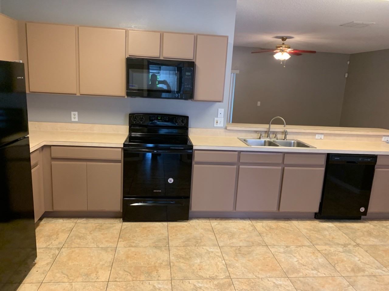 120 Nicholas Ct - Photo 2 of 18