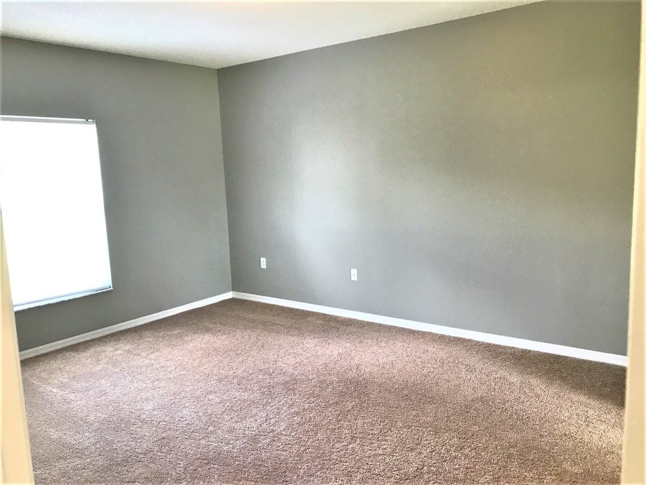 120 Nicholas Ct - Photo 6 of 18