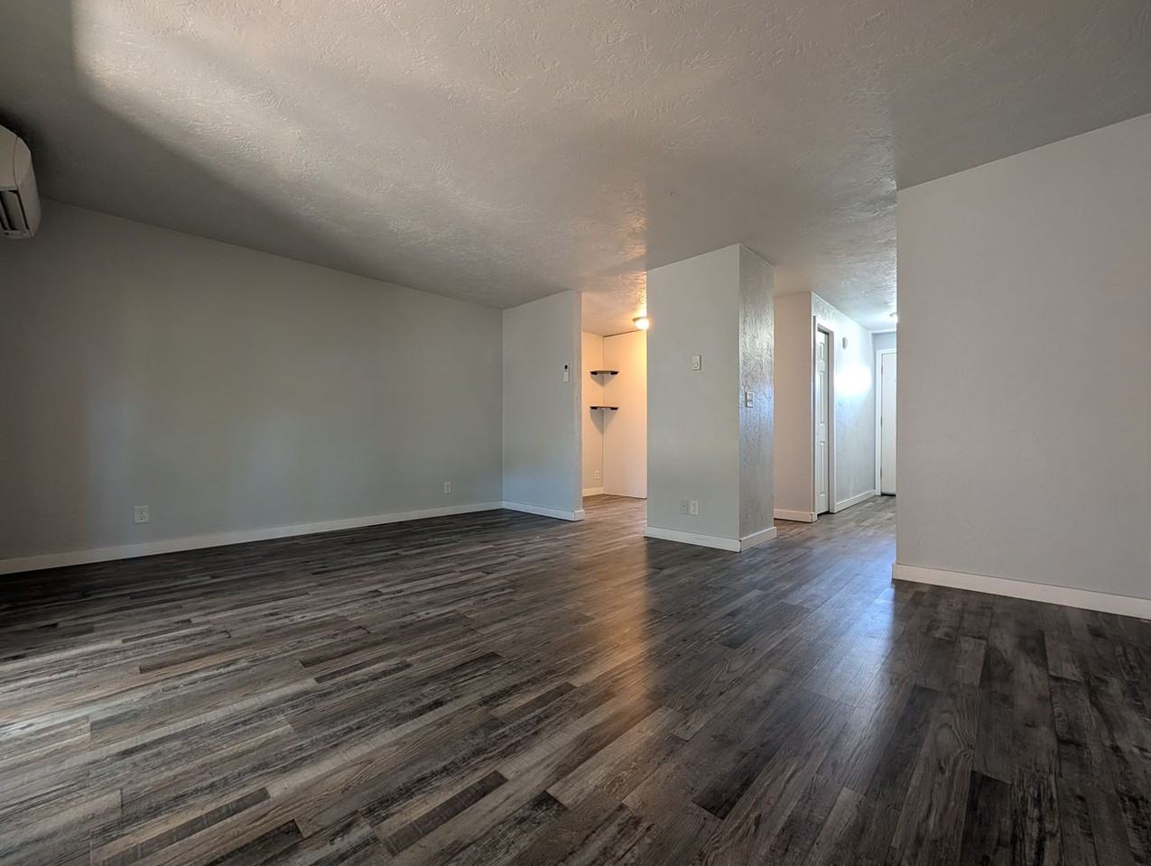 1044 Q St #D - Photo 3 of 21