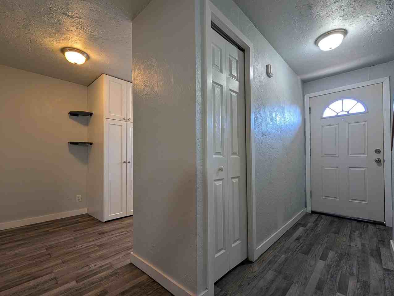 1044 Q St #D - Photo 6 of 21