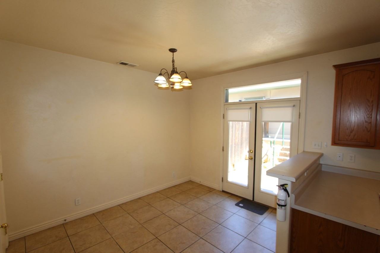 1478 E Ivy Ln - Photo 7 of 27