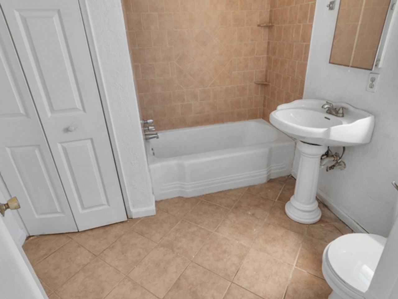 1946 62nd Ave - Photo 6 of 11