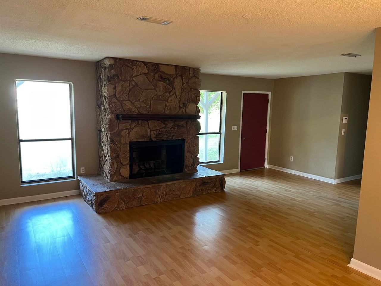 203 Courtney Pl - Photo 3 of 13