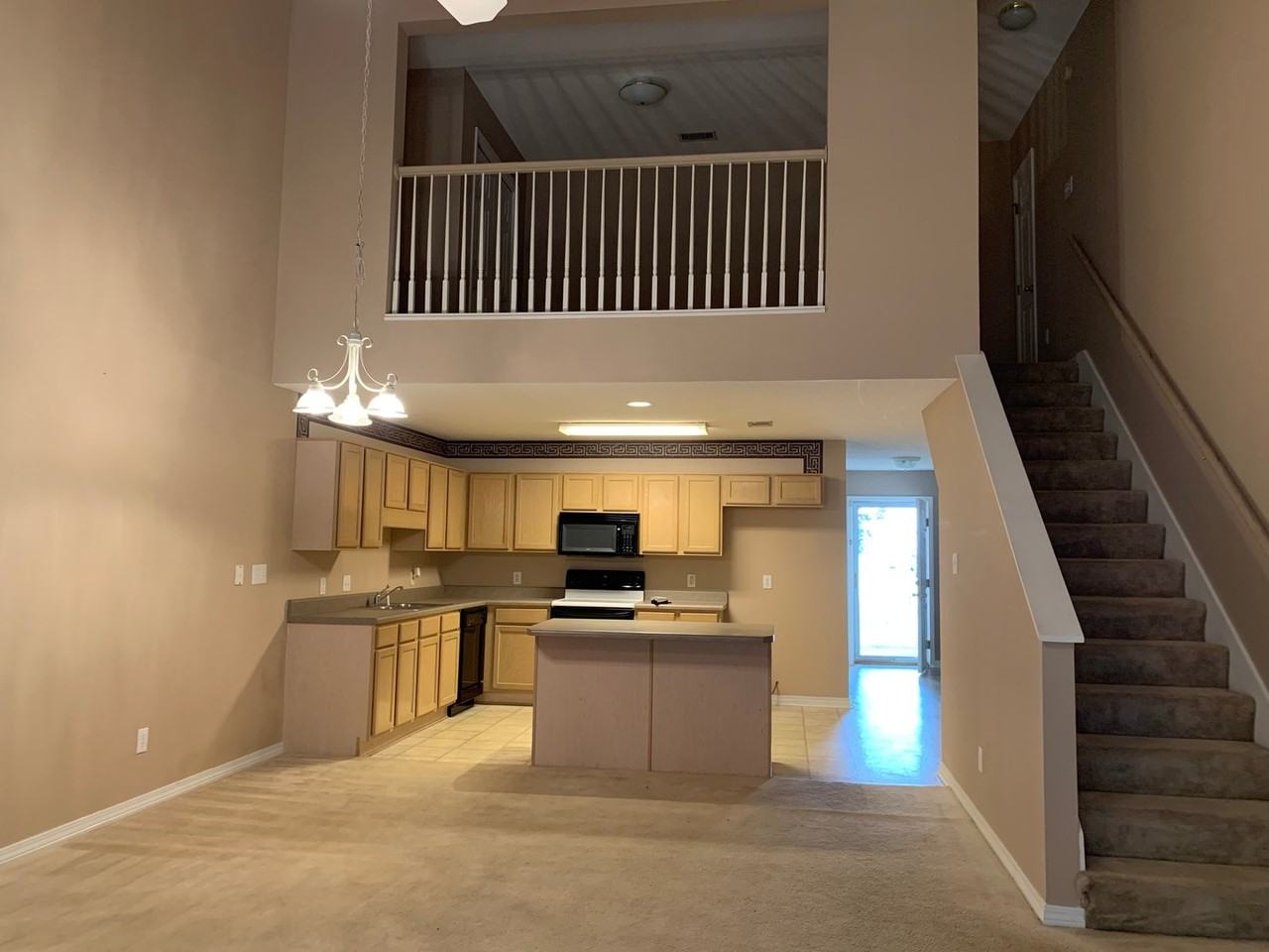 755 Willow Springs Dr - Photo 3 of 14
