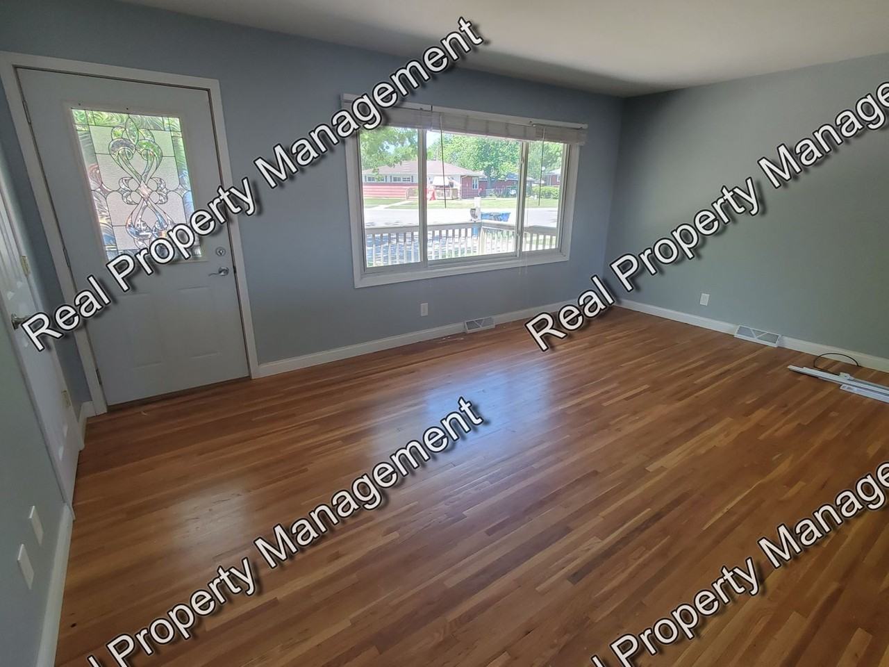 125 Crestview Ln - Photo 2 of 14