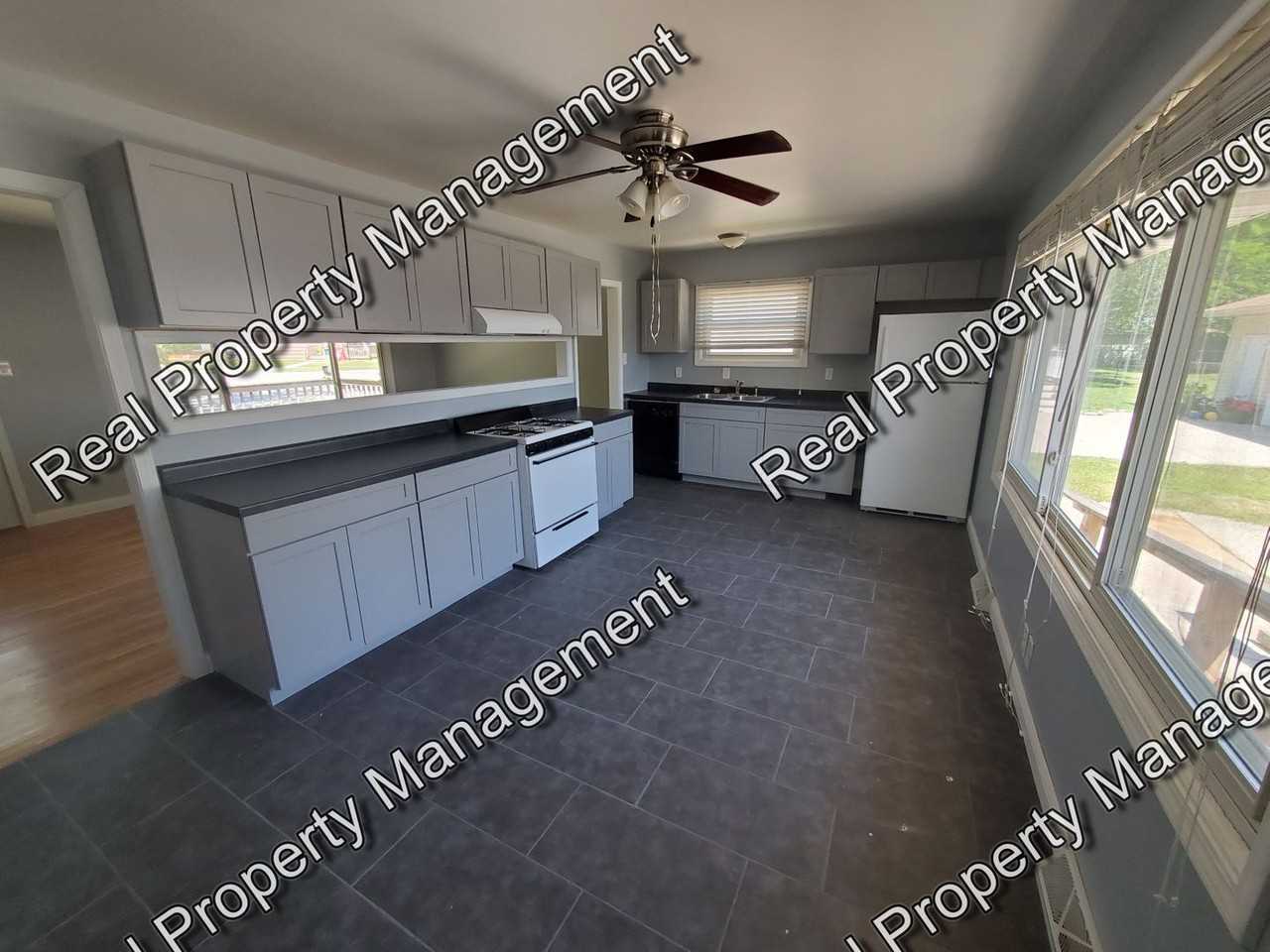 125 Crestview Ln - Photo 3 of 14