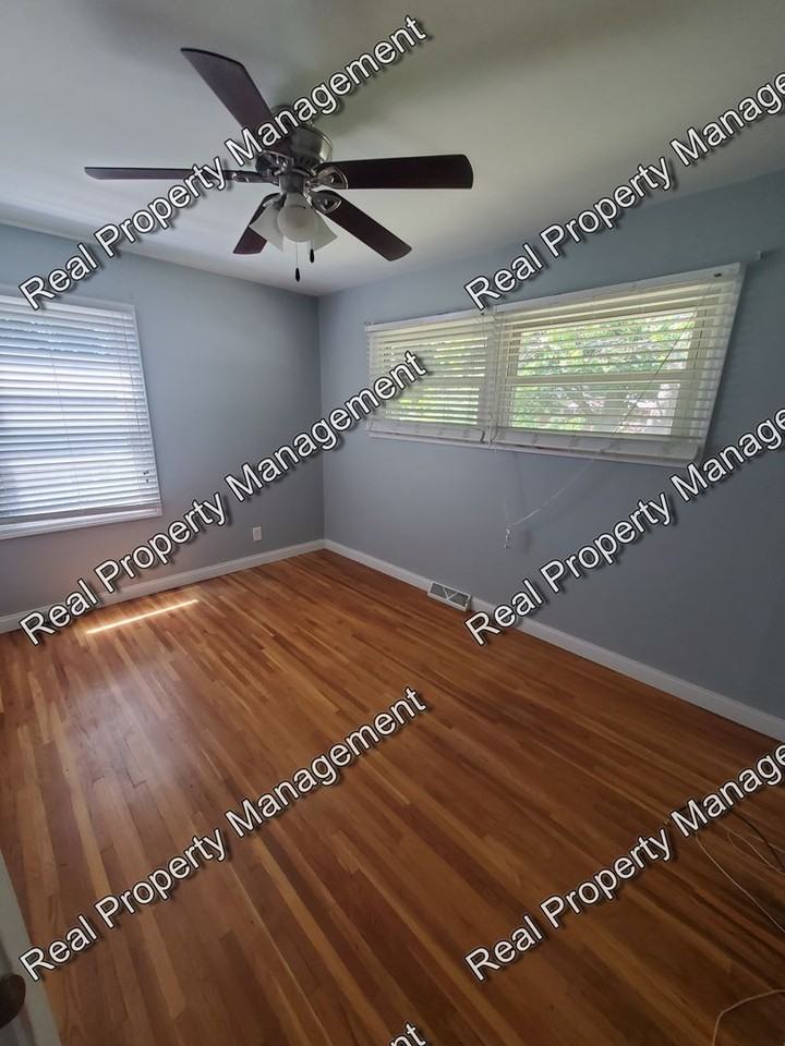 125 Crestview Ln - Photo 6 of 14
