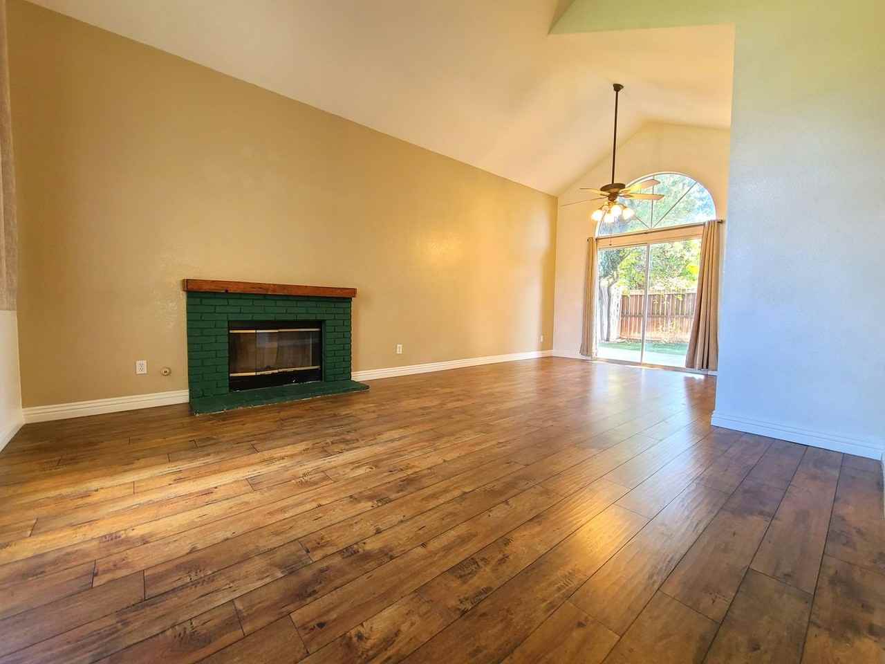 2707 Annapolis Cir - Photo 4 of 24