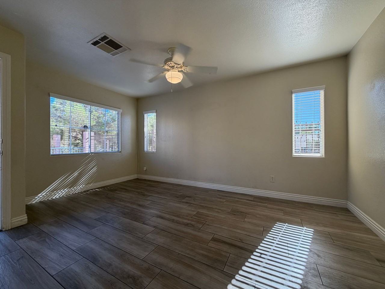10381 Coyote Cub Ave - Photo 2 of 21