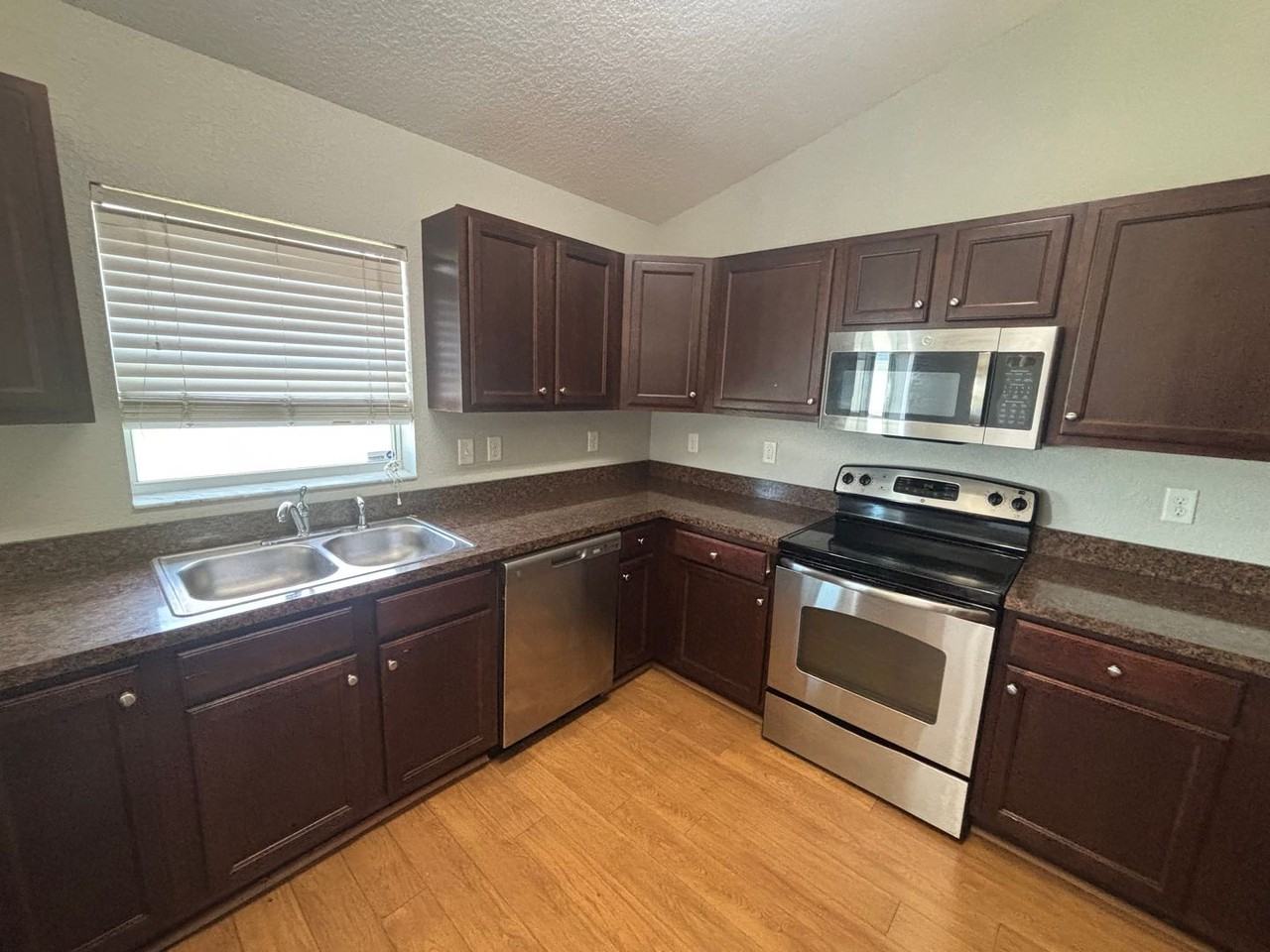 9965 Sw 55th Avenue Rd - Photo 6 of 31