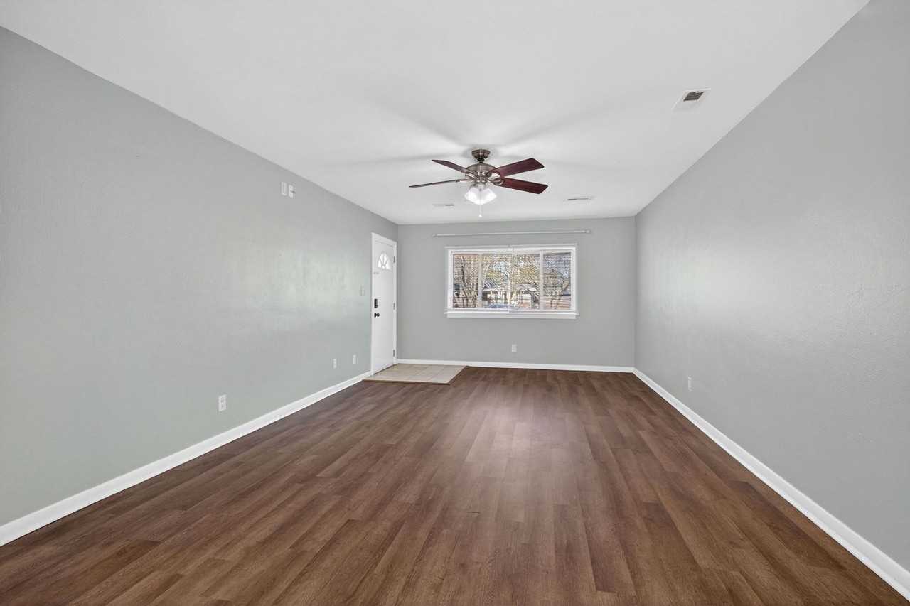 4713 Clintwood Dr - Photo 4 of 19