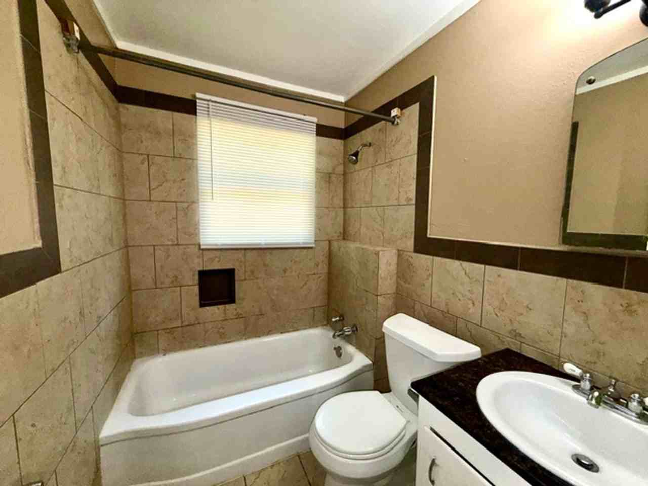 3113 Wenz Ave - Photo 5 of 6
