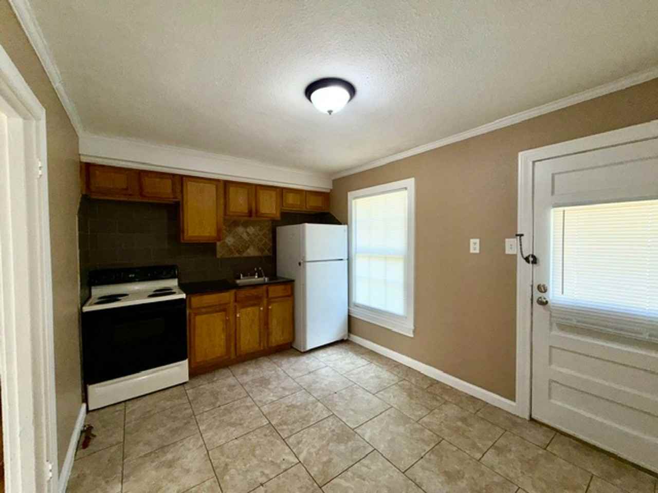 3113 Wenz Ave - Photo 6 of 6