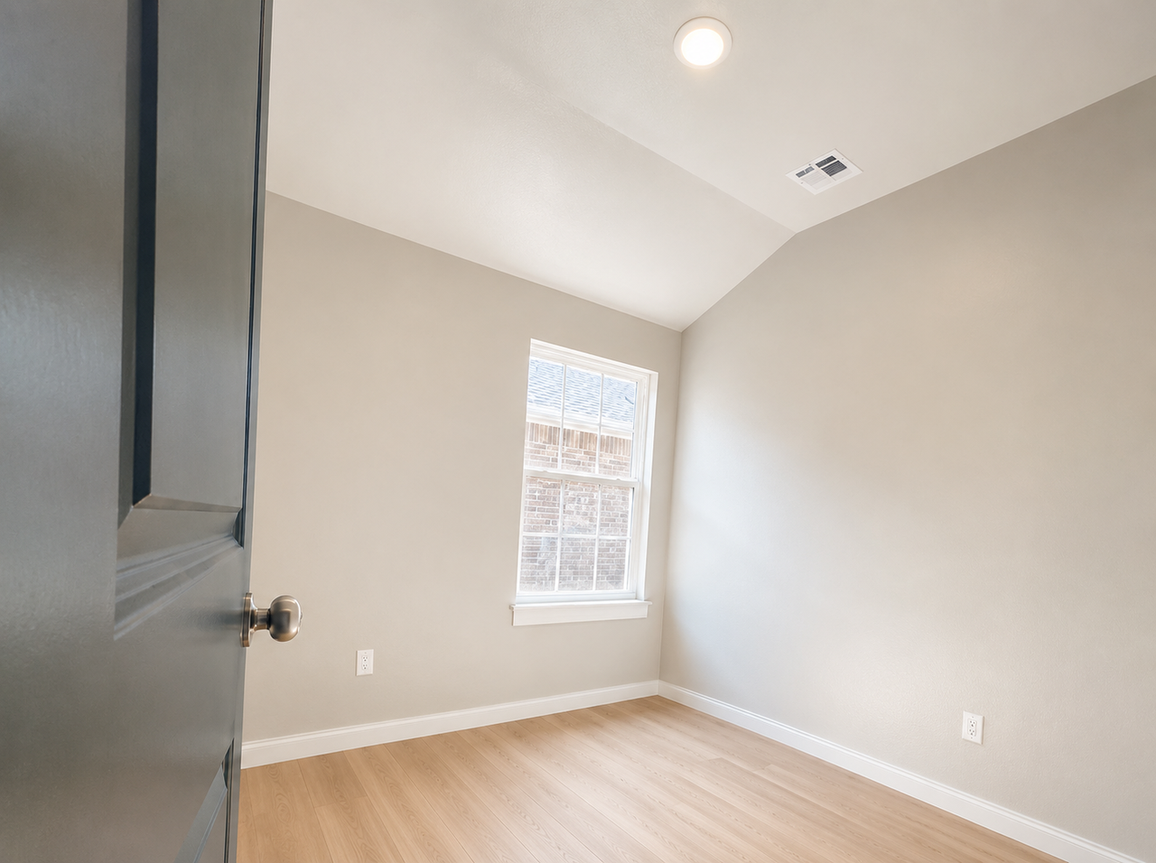 2132 Charles Whitlow Ave - Photo 5 of 10