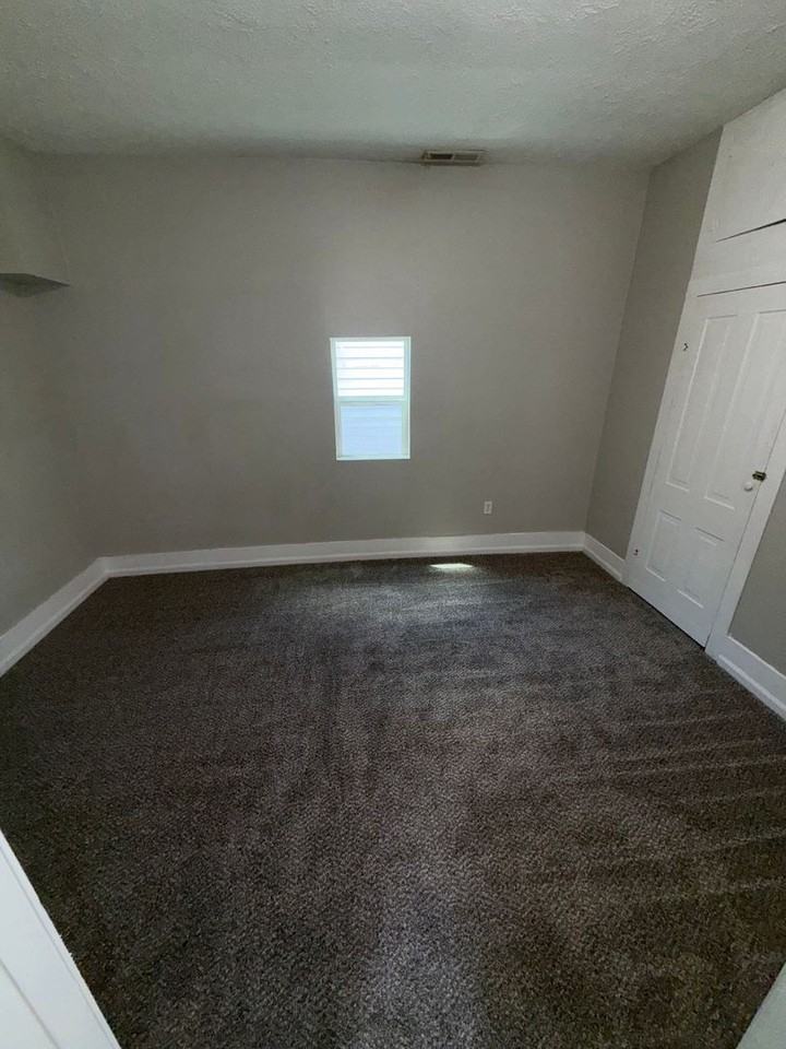 27 E Oregon St - Photo 5 of 6