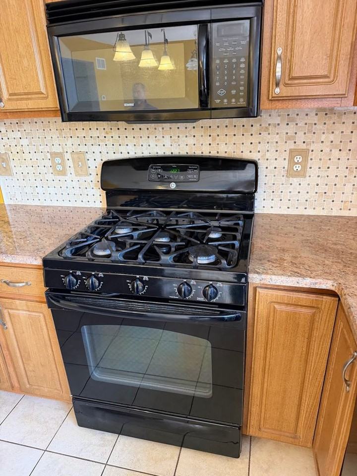 1518 Ridge Ave - Photo 6 of 30