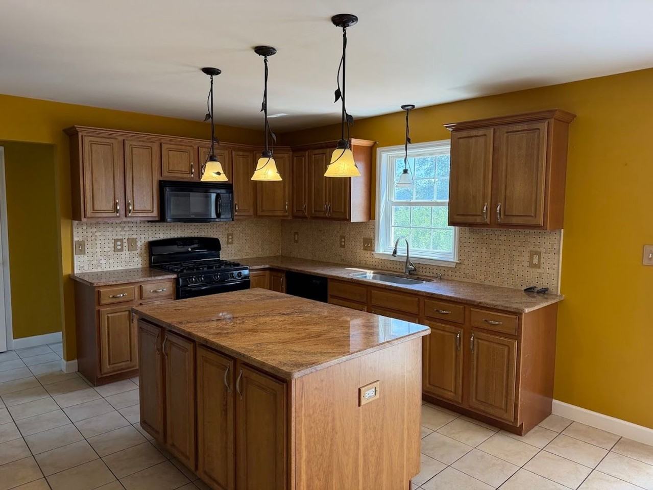 1518 Ridge Ave - Photo 3 of 30