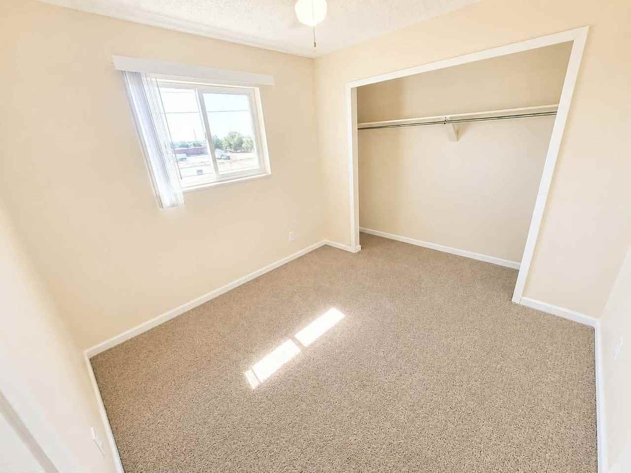 3024 Denver St - Photo 5 of 9