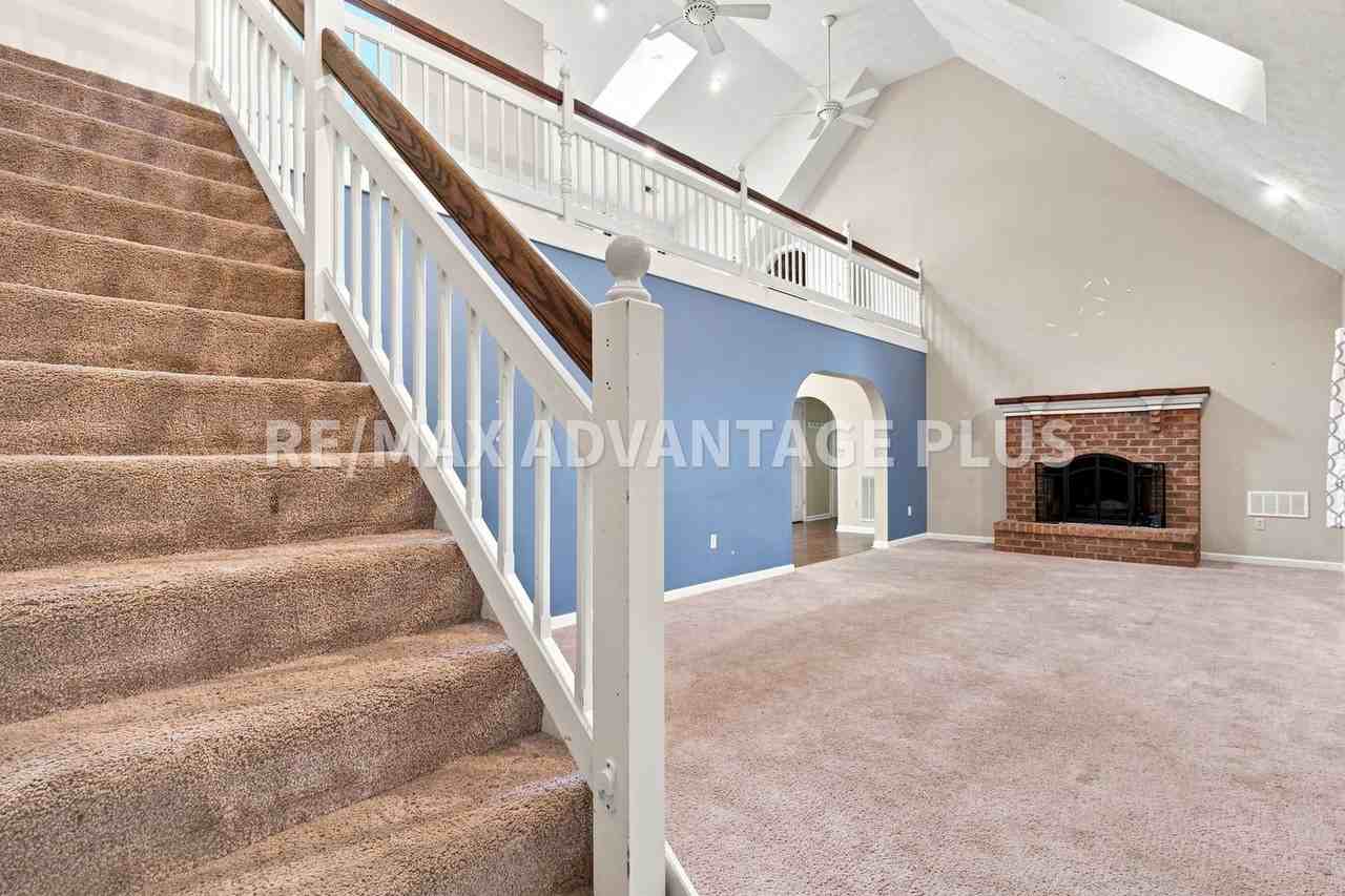 56 Holland Rd - Photo 3 of 50
