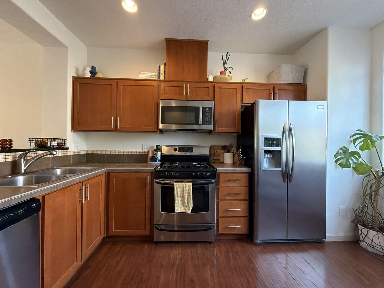 10721 Ne Gateway Pl - Photo 4 of 36