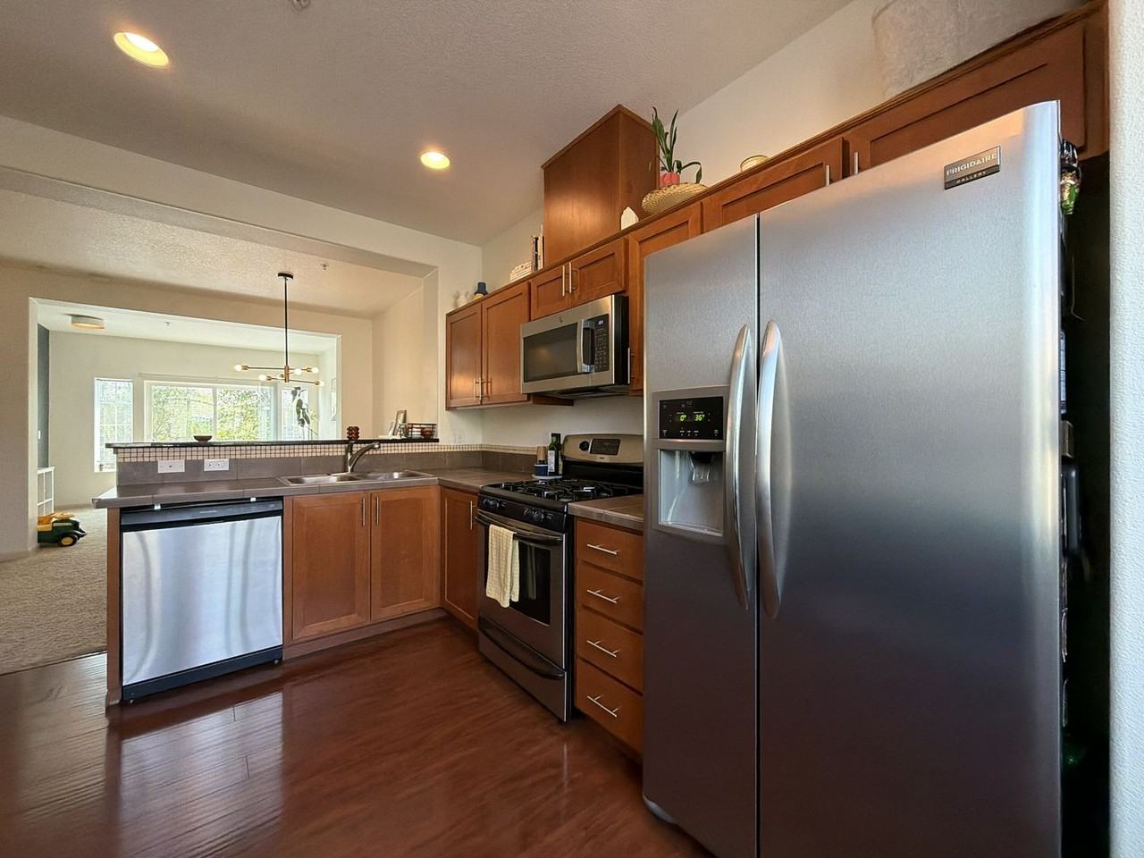 10721 Ne Gateway Pl - Photo 7 of 36