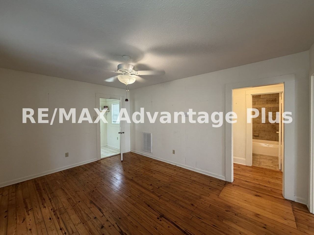 711 Monroe St - Photo 2 of 16