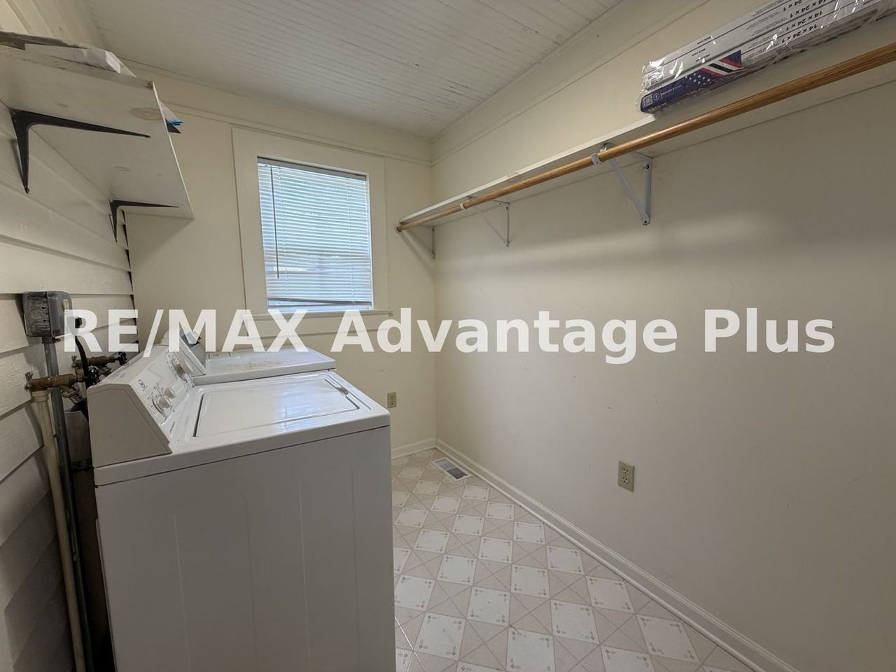 711 Monroe St - Photo 4 of 16