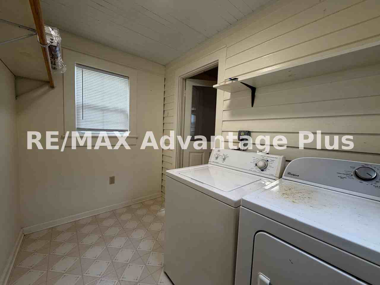 711 Monroe St - Photo 5 of 16