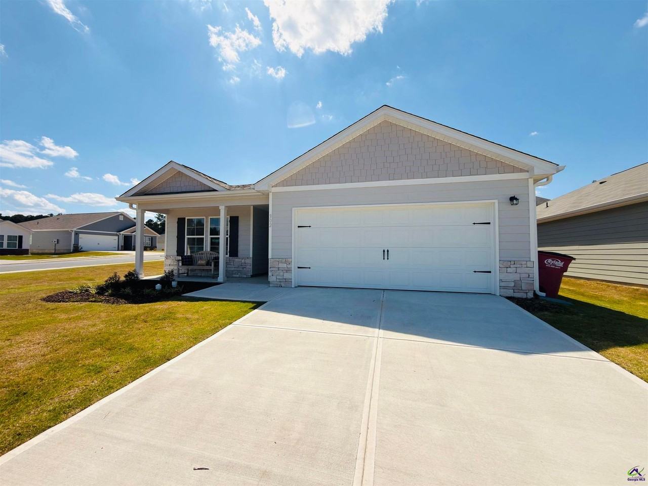 302 Mccleary Ln - Photo 2 of 34